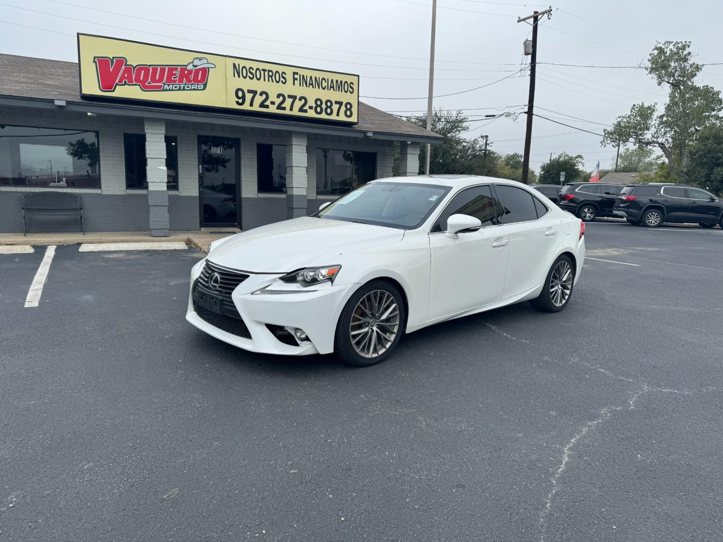 2015 Lexus IS (JTHCF1D20F5) , located at 945 E. Jefferson Blvd, Dallas, TX, 75203, (214) 943-7777, 32.752514, -96.811630 - Photo#0